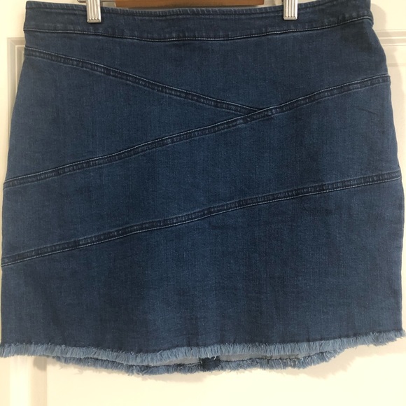 BCBGeneration Frayed Denim Mini skirt - Picture 4 of 5
